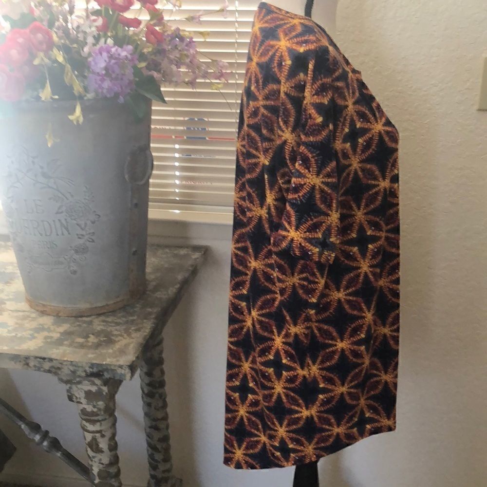 LuLaRoe Irma top - Picture 2 of 6